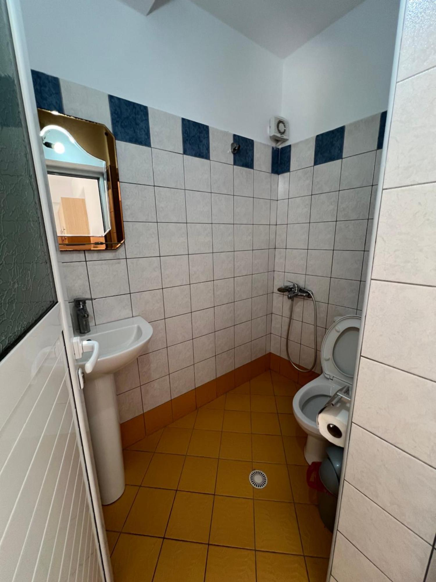 Vila Albi Ксамил Екстериор снимка